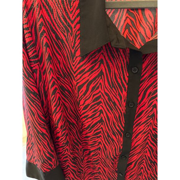 Curvy Plus 2X Maggie Barnes Red Black Animal-Striped Blouse Black Collar Cuffs - Picture 2 of 7